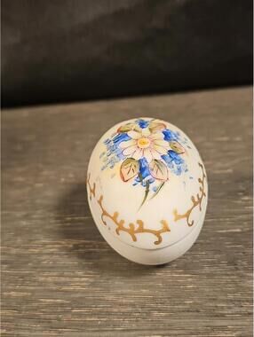 Vintage Pretty Nippon Trinket Box W/Lid, Hand Painted Japan Ceramic Easter Egg